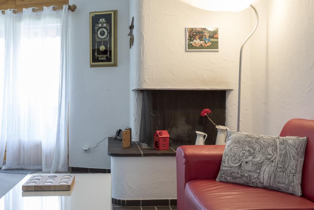 Apartment Haus Arnika Obersaxen Esterno foto