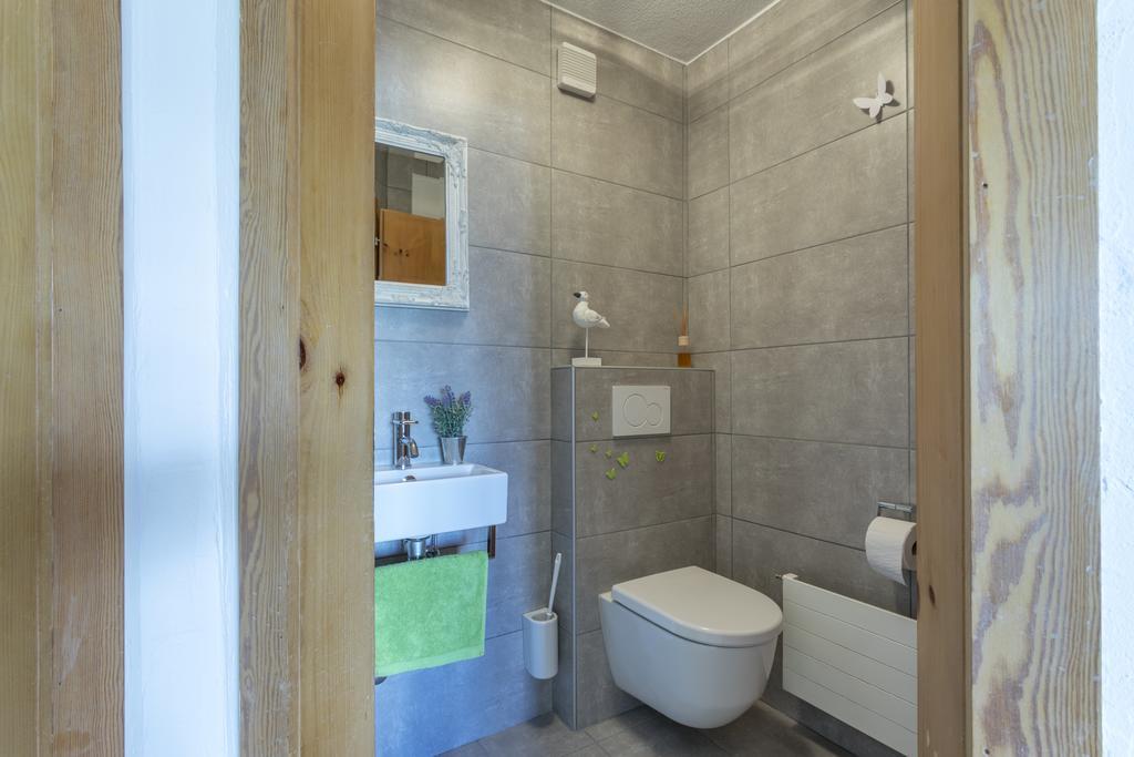 Apartment Haus Arnika Obersaxen Esterno foto
